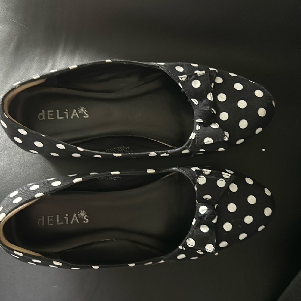 Cute polkadot women’s shoes flat size 7